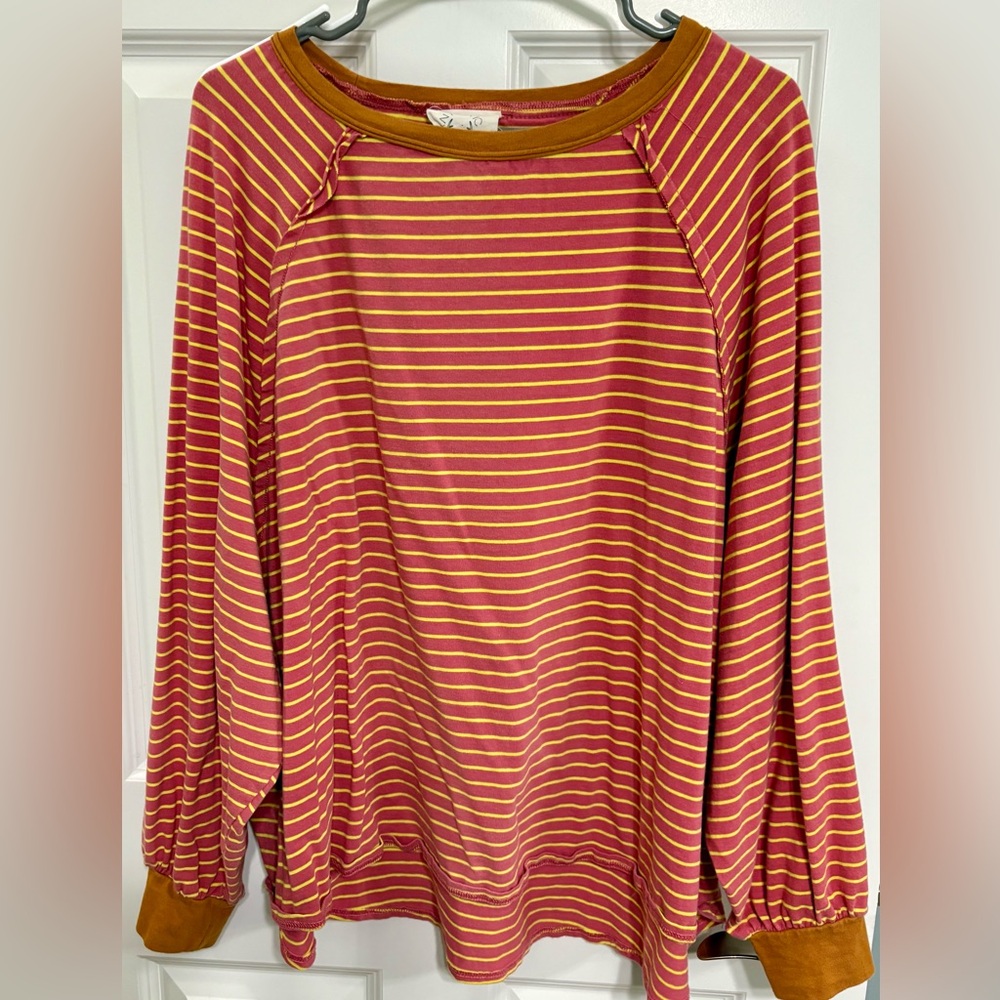 Fantastic Fawn Medium Women’s Long Sleeve Top